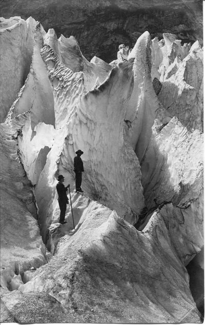 Public/237aaceb7eccc30e3ec9db42d7be1629 Gletscherschlucht History Archiv 24
