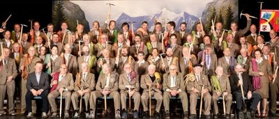 Bergführerverein Grindelwald Gruppenfoto in historischen Kleidern