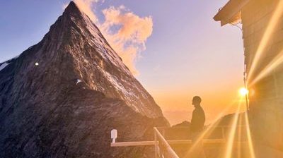 Sonnenuntergang bei der Mittellegihütte mit Eiger im Hintergrund