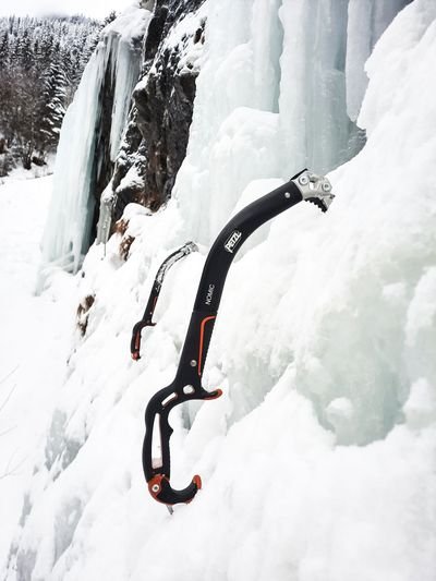 Eisgeräte im Eis