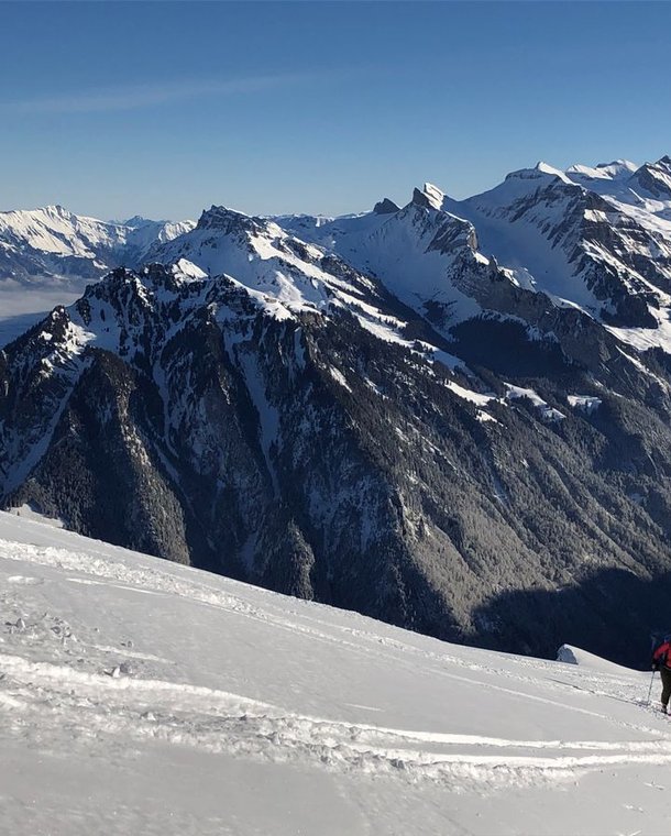 Ski tourers ascending to Sulegg.
