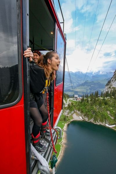 Bungee-Jumping in der Schweiz