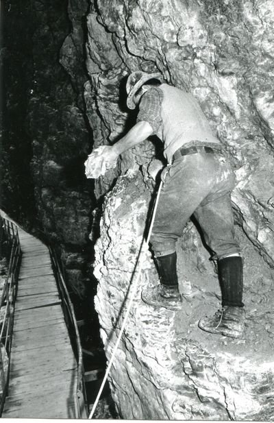 Public/D2e97e07847d17fa9a1e0a2ce3b851af Gletscherschlucht History Archiv 38