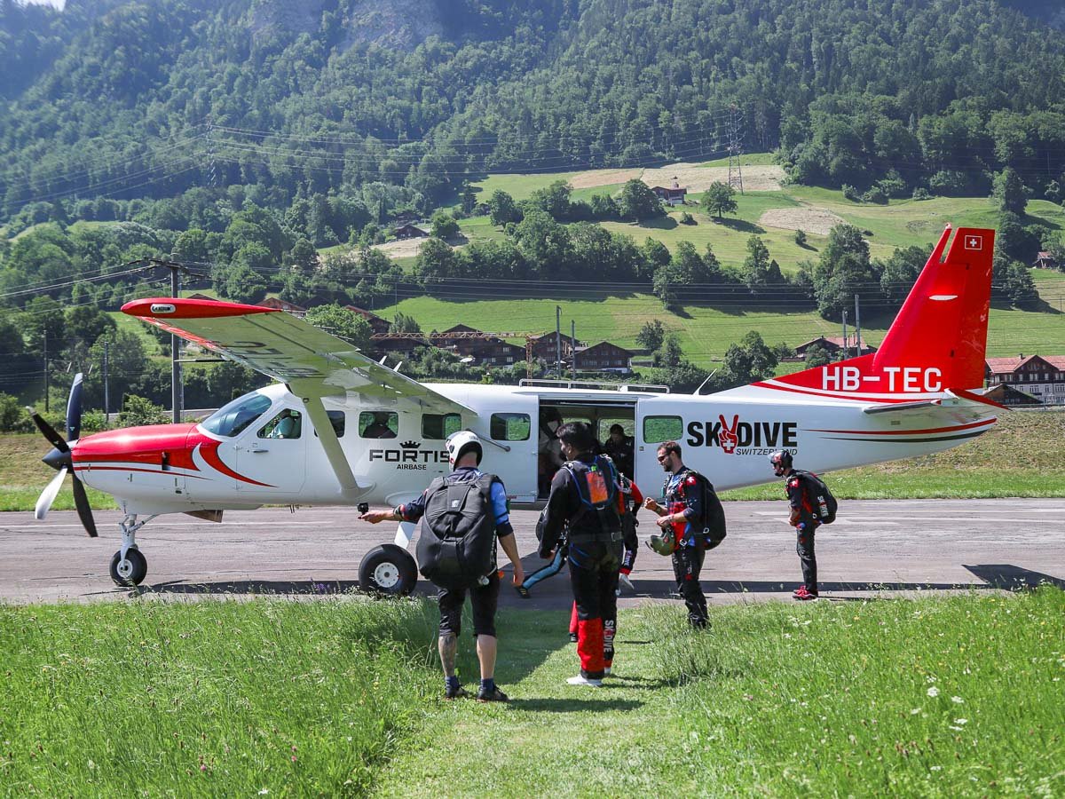 Winter-Skydive: Gutschein oder Slot fixieren? Die Entscheidungshilfe